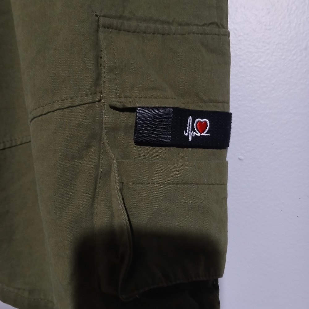 Men's Green Cargo Shorts. Buying 2 Pair NWOT. Size 30X8 - Picture 8 of 16